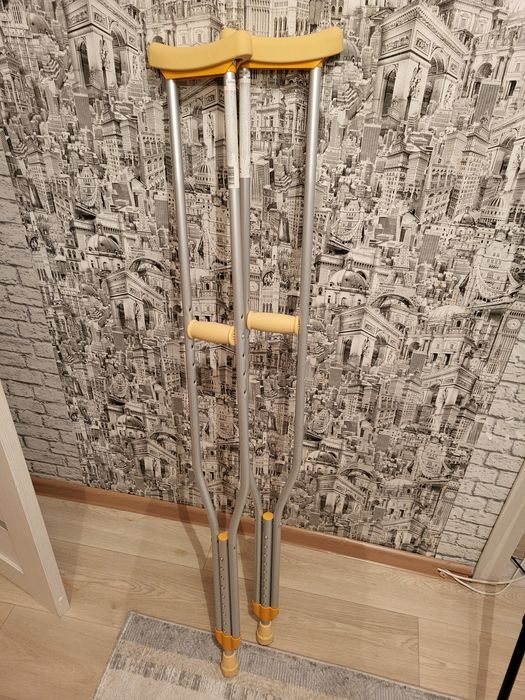 Подмышечные костыли