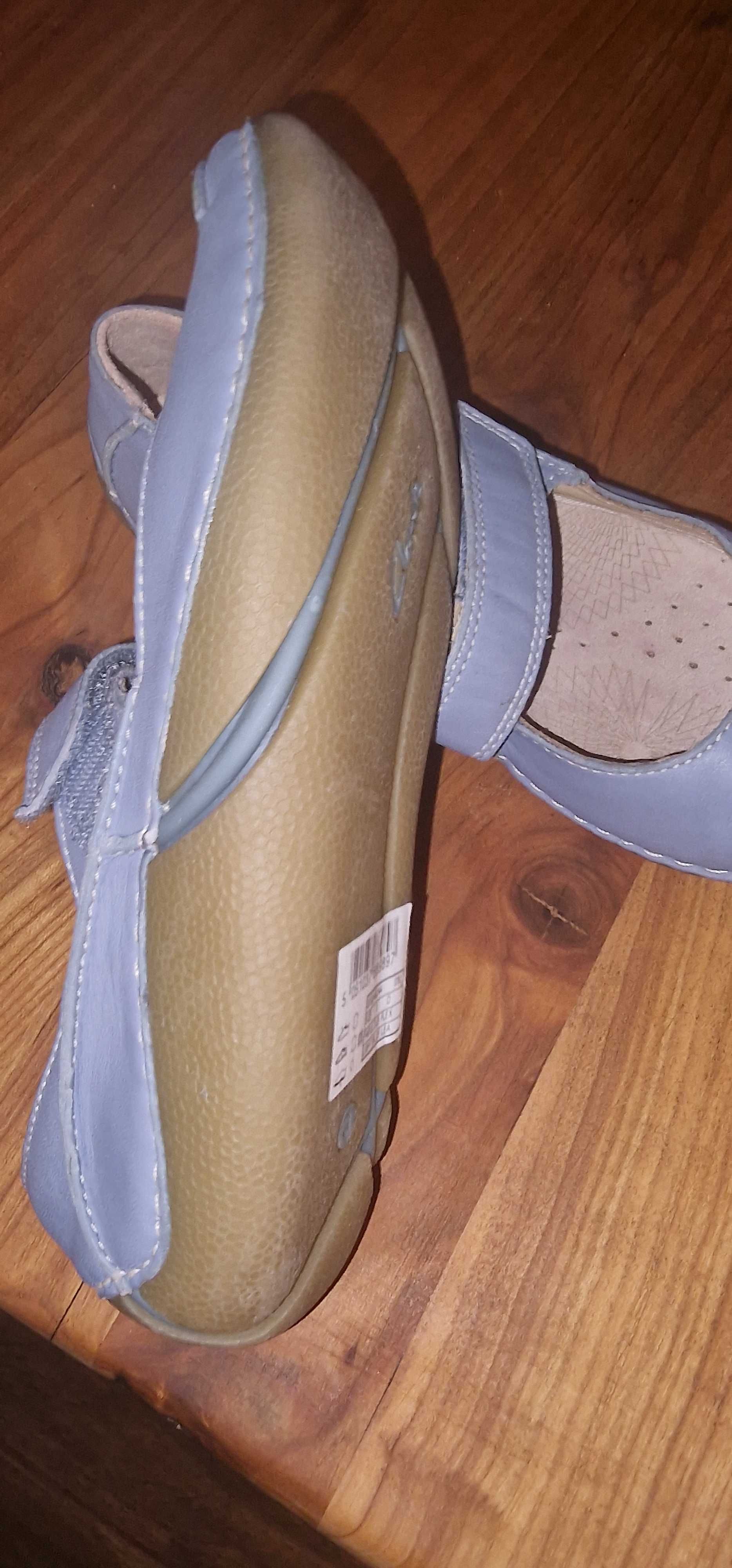 Дамски обувки Clarks
