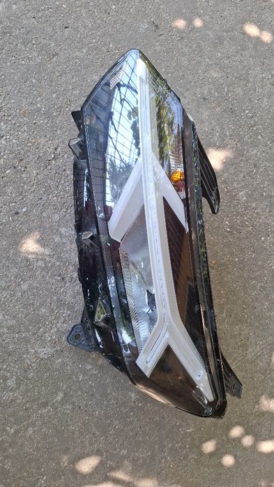 Bara fata dacia logan 3-far stinga,trager,radiatoare