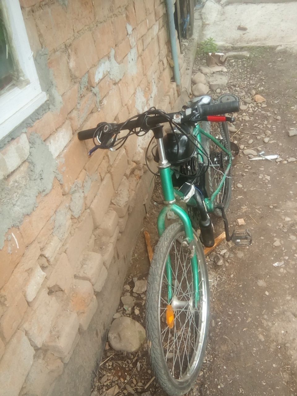 Vând bicicletă cu motor 80 CC