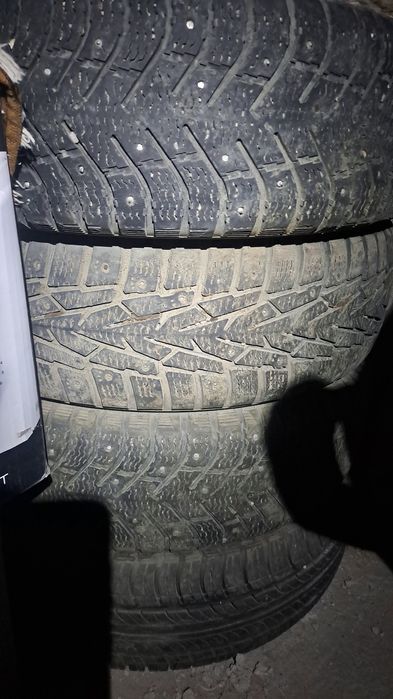 Зимние шины в хорошем состоянии