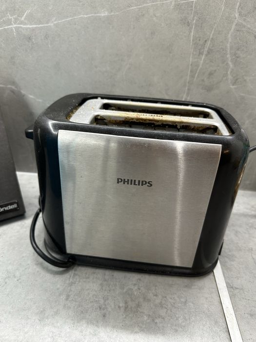 Тостер Philips в рабочем состоянии