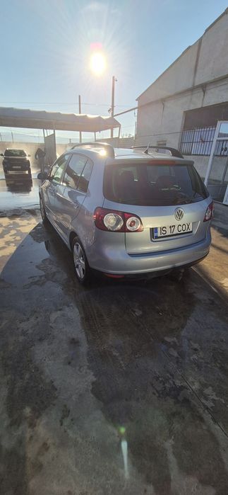 Vând Golf 5 Plus