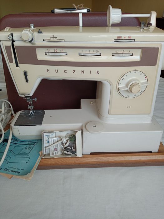 Ел.шевна машина Лучник 884 с конзола.
