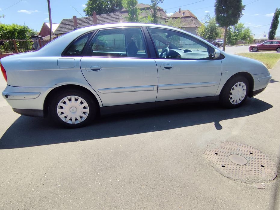 Vand Citroen C5 , 2 l diesel, în stare bună de funcționare.