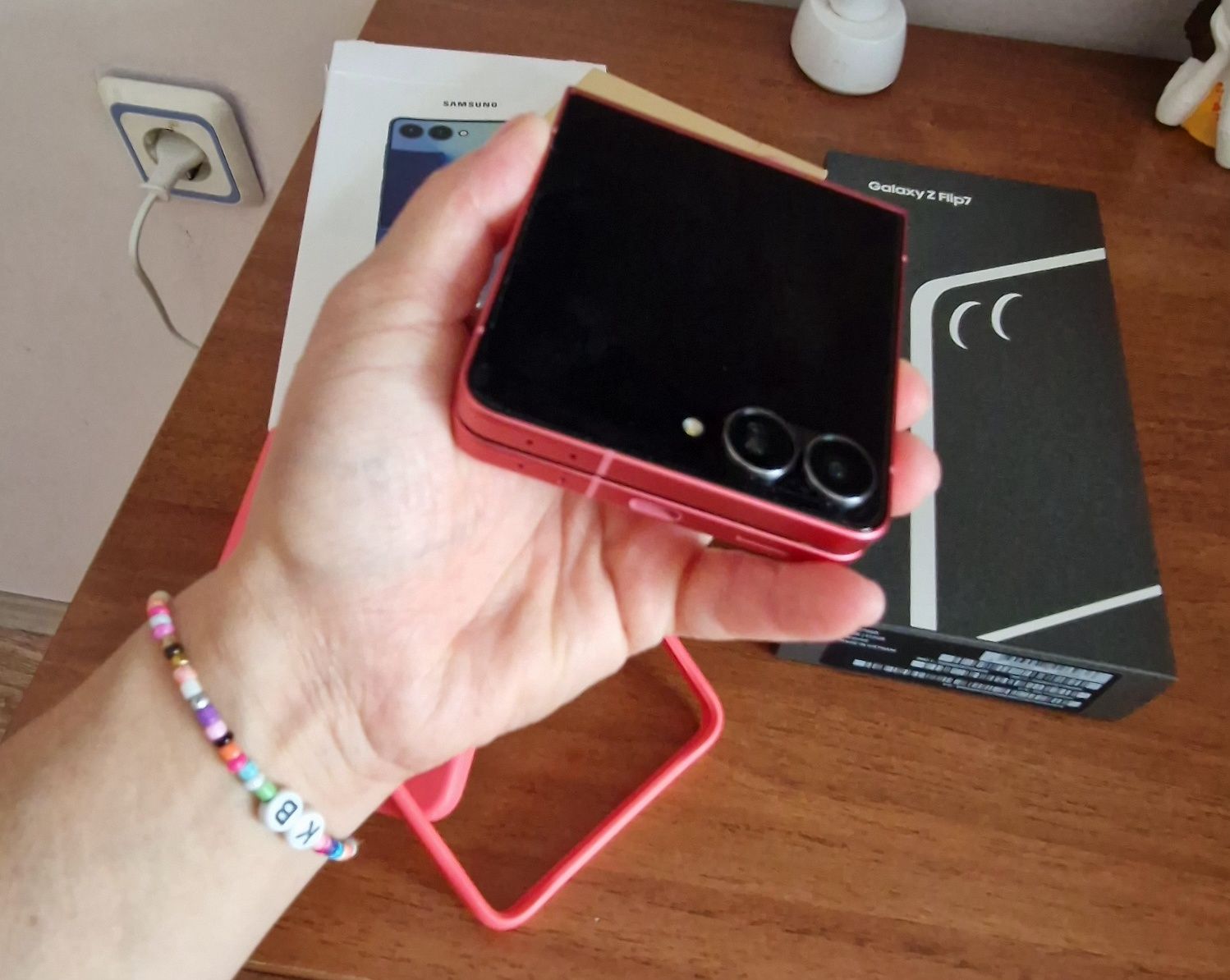 ПРОДАВАМ Samsung  galaxy z flip 7