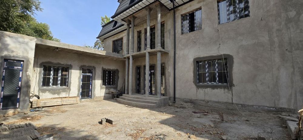 Продаётся дом на 8 марта.115,000$