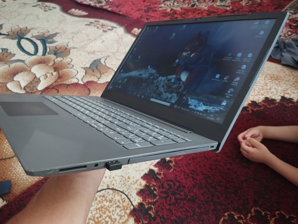 Lenovo yangi karopka xolatda alo darajada turibdi