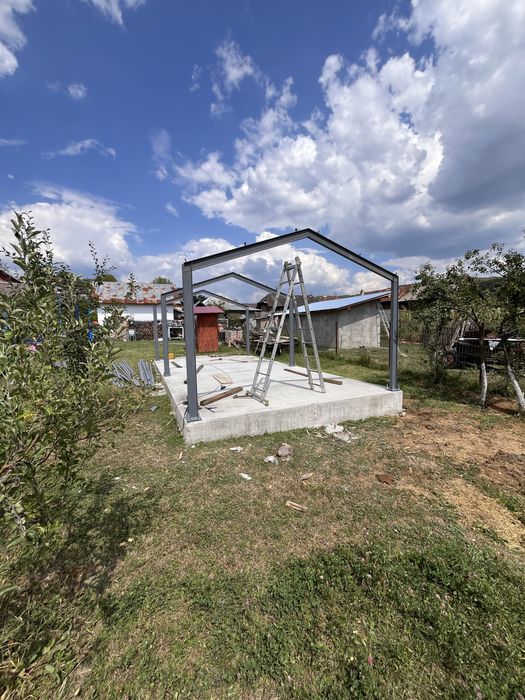 Vând structură metalică