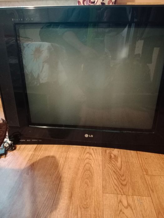 Продам большой телевизор в отличном состоянии