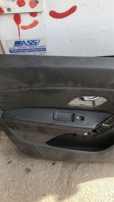 Capitonaj usa piele Duster 2018+