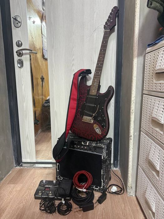 Электрогитара Fender + комбоусилитель + педаль Fuzz • Полный комплект