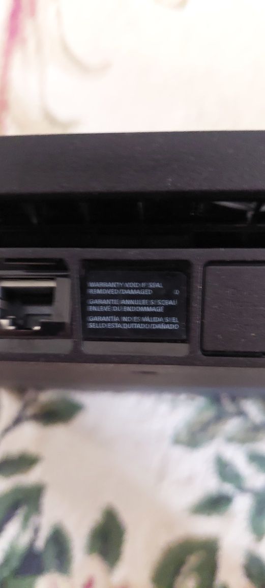 Продаётся недорого Sony PlayStation-4 Slim 1TB игры записаны