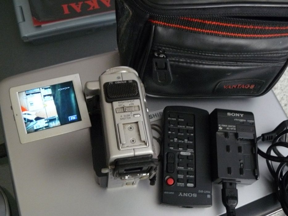 Camera video Sony DCR-PC3E(gentuta,telecomanda,incarc)