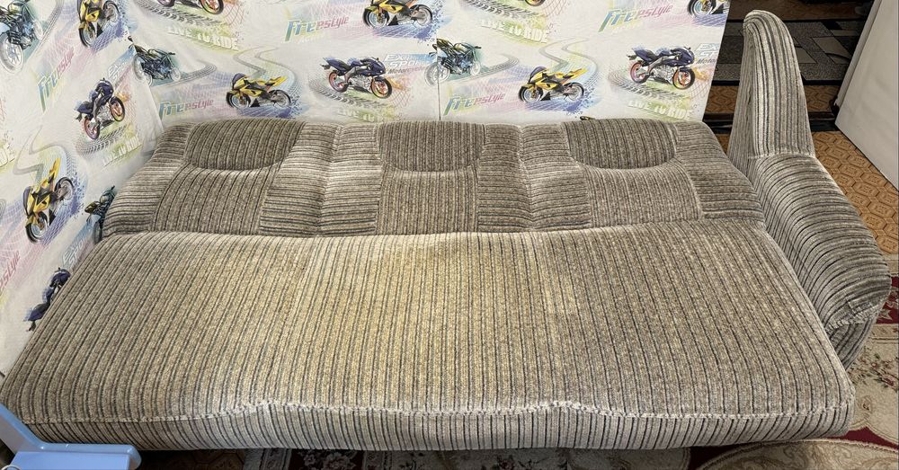 Продается диван в разложенном виде