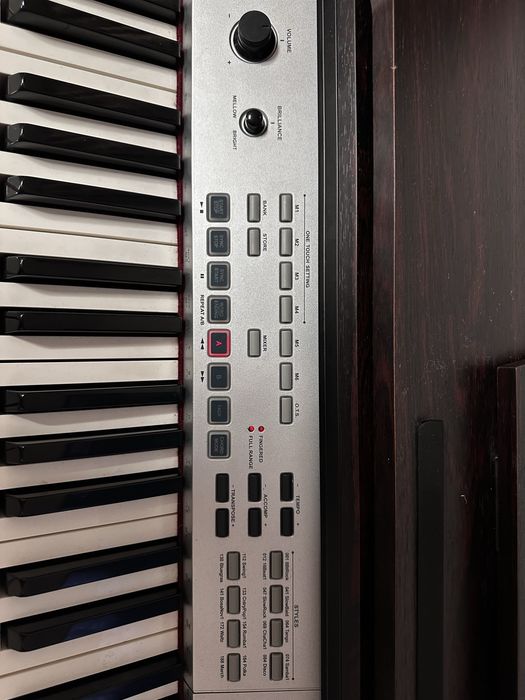 Vând pian Thomann DP85