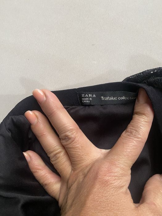 Fusta din dantela Zara de culoare neagra marimea M