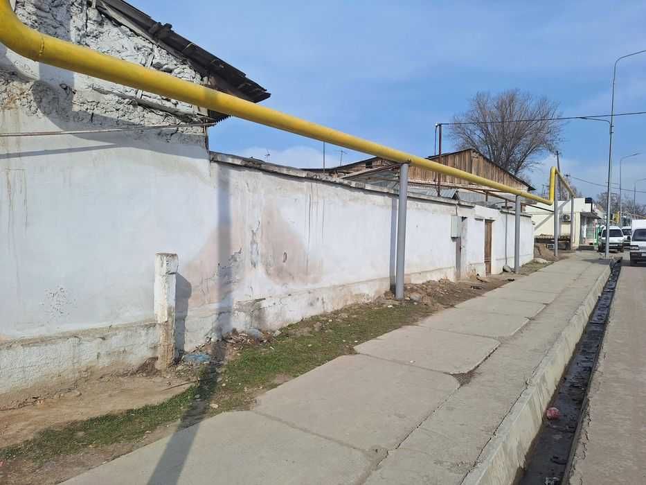 Келес, йол юзида уй сотилади.