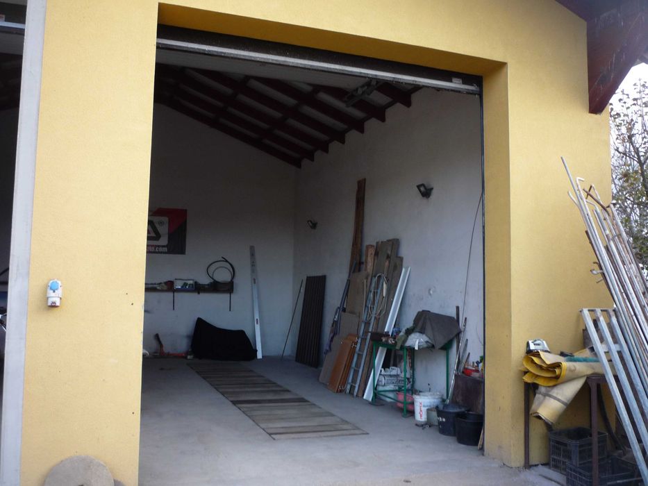de  inchiriat atelier/depozit 85m2