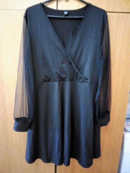 Вечерни рокли за банкет