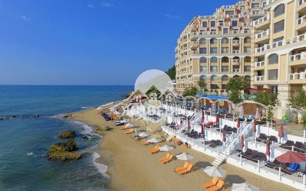 3-стаен апартамент, с гледка море, на първа линия до плаж Кабакум