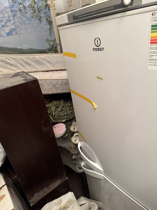 Холодильник б/у в рабочем состоянии Indesit