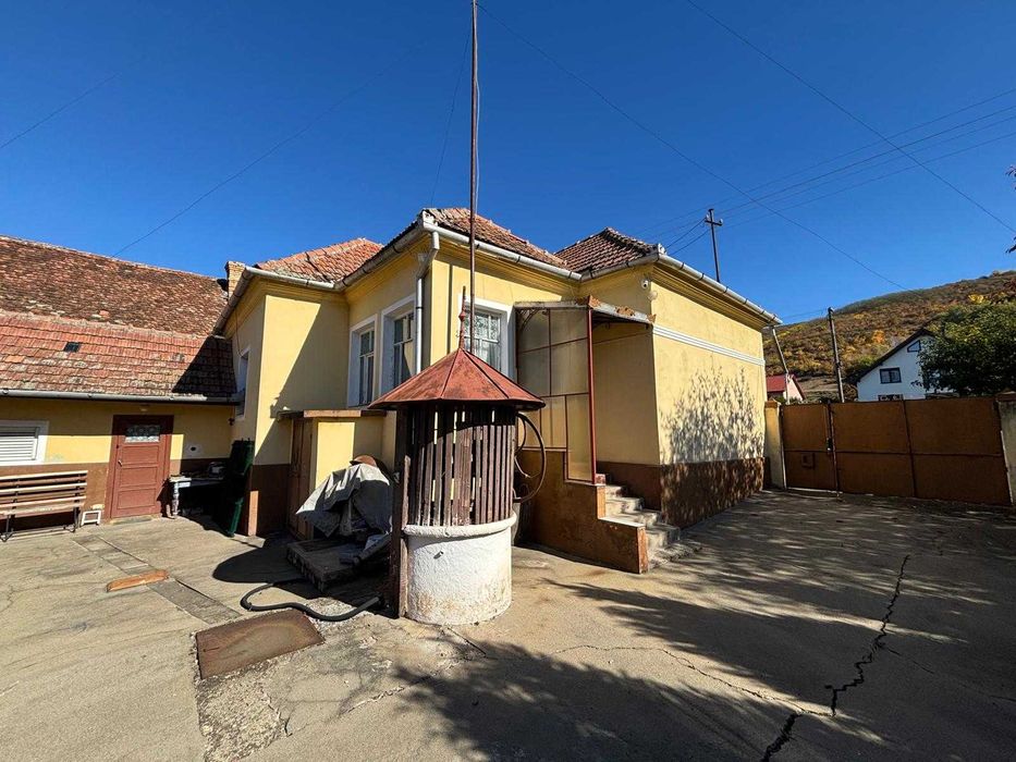 Casa de vanzare in Cuvin