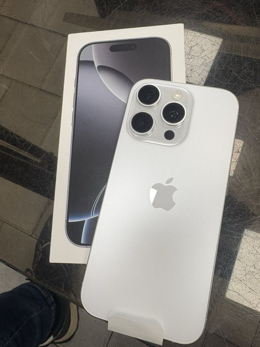 Като нов Iphone 16 pro 128 gb с гаранция