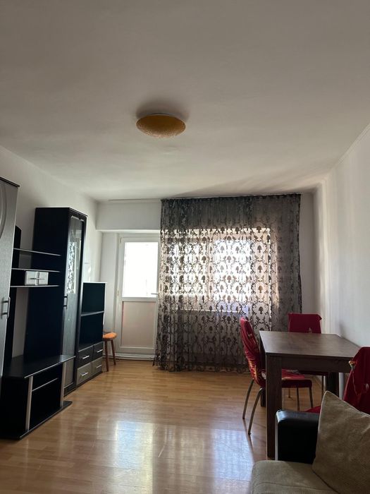 Vând apartament 3 camere Traian