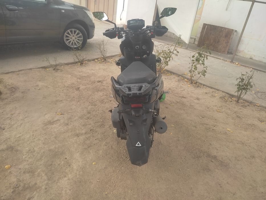 Skuter tank obmen iphone 14 pro max