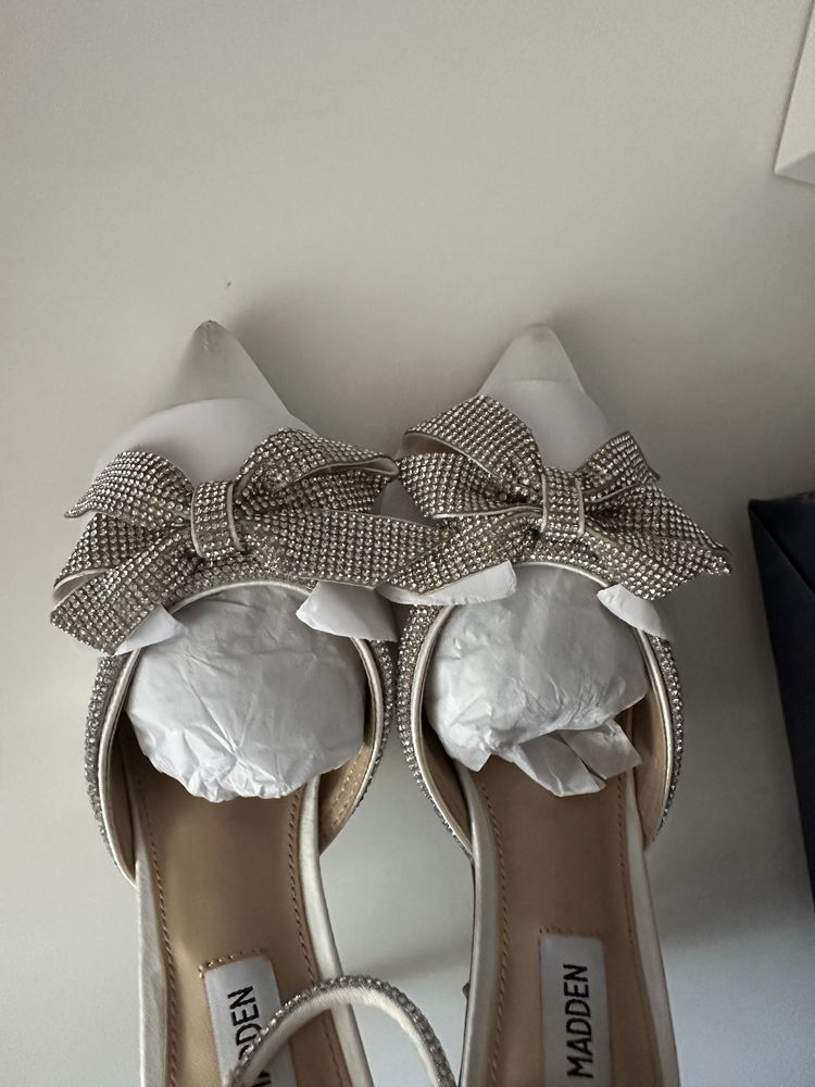 Steve Madden Обувки Lumiere с декоративни кмаъни, размер 37