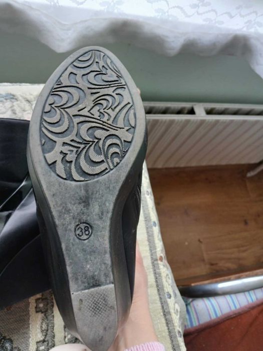 Дамски боти - 10 лв