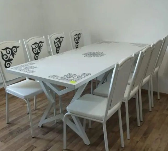Продам Кухонный стол со стульями