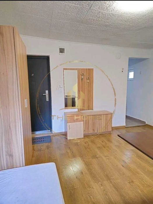 Дава се под наем Едностаен апартамент в Варна, Червен площад - 35 кв.м за 225 € - Снимка #2