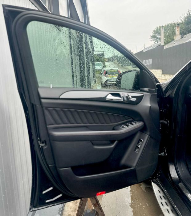 Mercedes-Benz GLE 350d 4MATIC Coupé AMG Line – Full options.