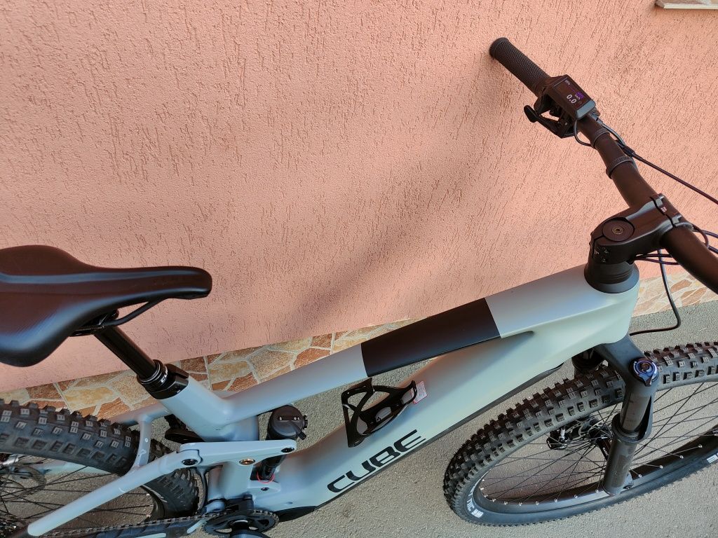 Bicicleta electrica Cube stereo carbon