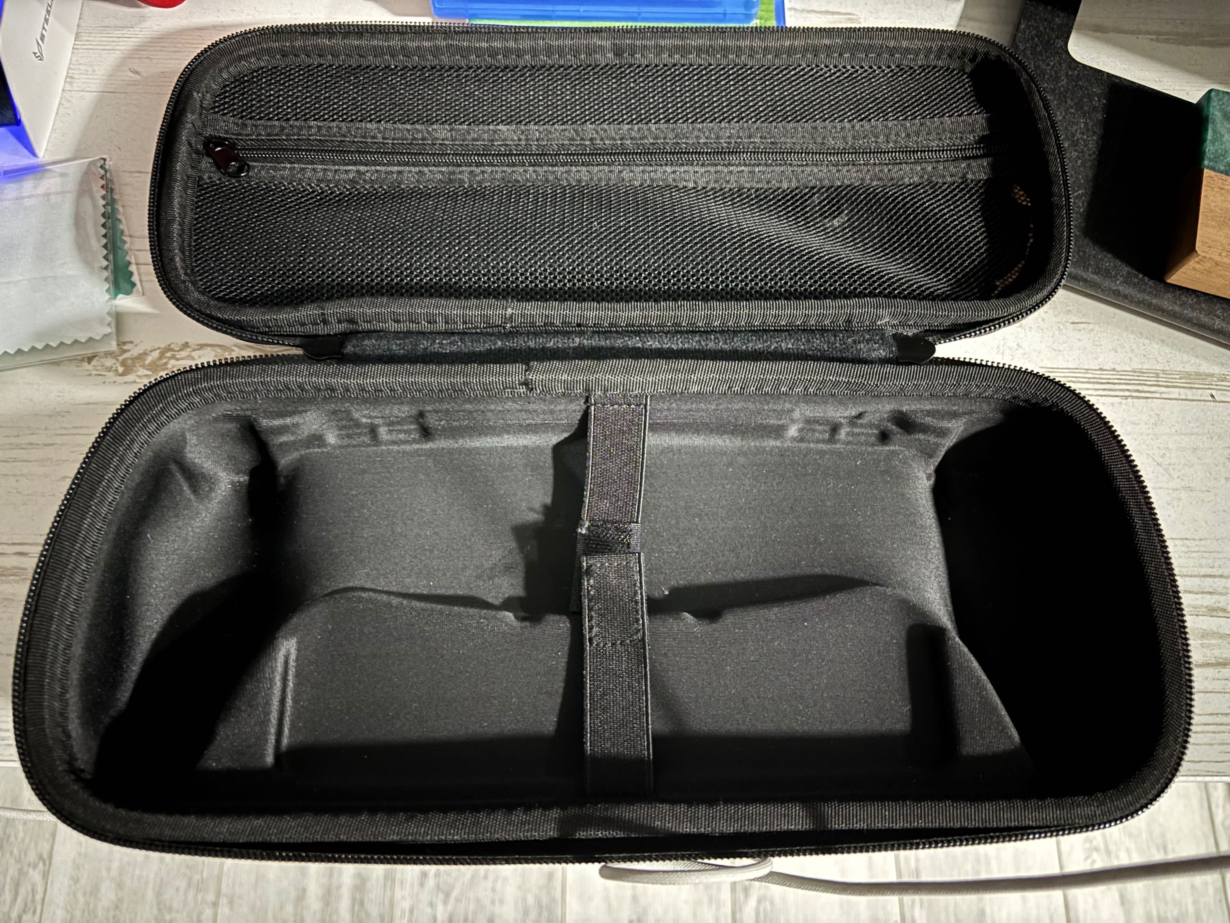 Калъф Venom - Carry Case (PlayStation Portal Remote Player)