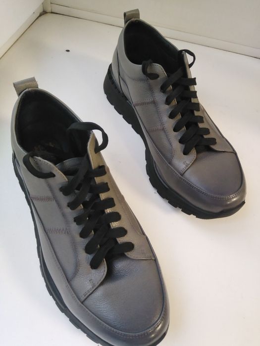 Продам осенний кожаный обувь