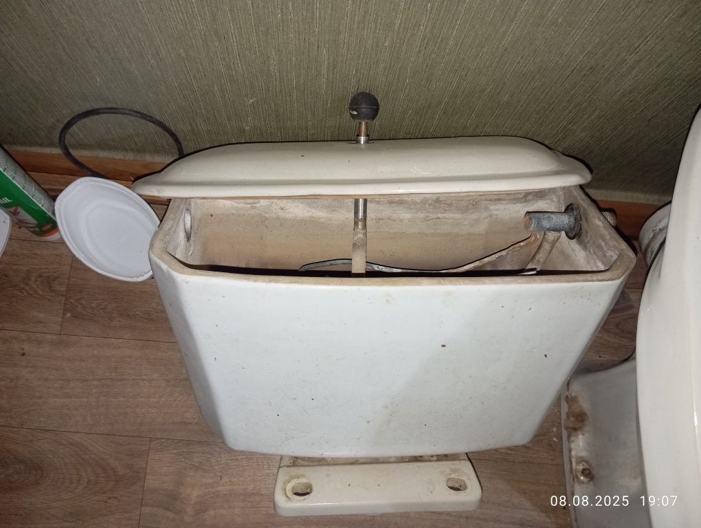Продается унитаз