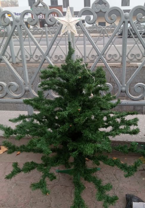 Ёлка искуственная