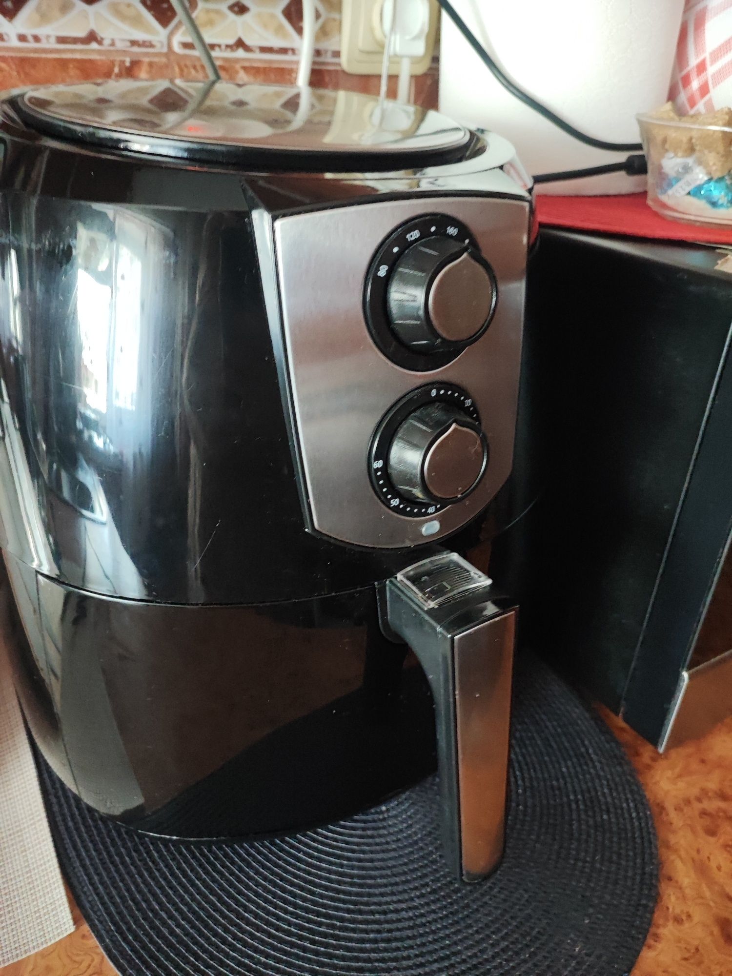 Friteuza cu aer cald Kumtel Fast Fryer, pentru gatit fara ulei!