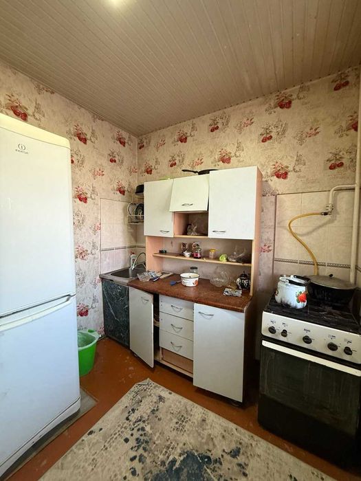 Срочно Рядом с базаром Кадышева 42кв 1комнатная (МА)