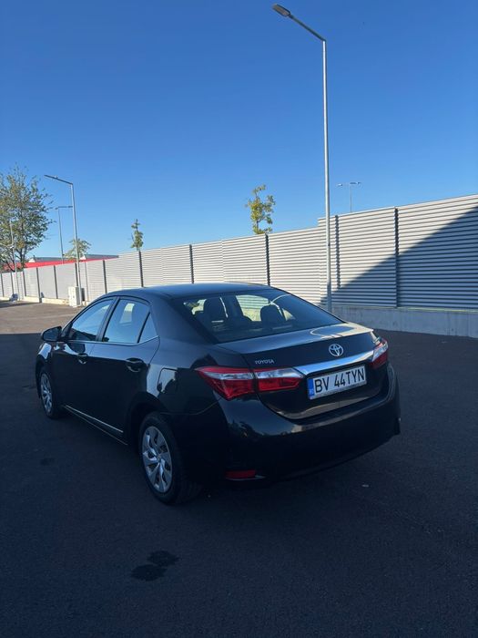 Vând toyota corolla