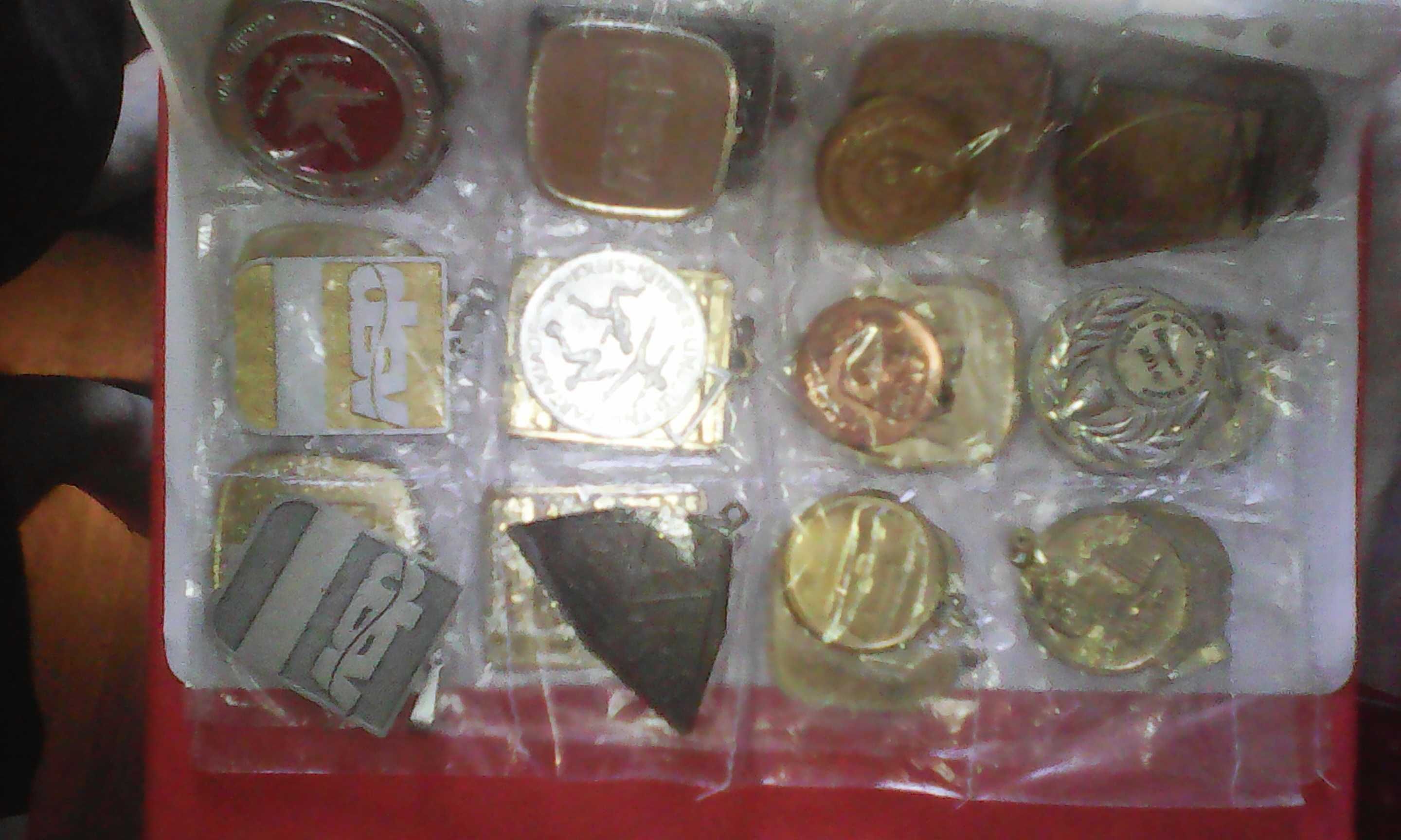 medali ,decorati,insigne,monezi de colectie  im stare perfecta