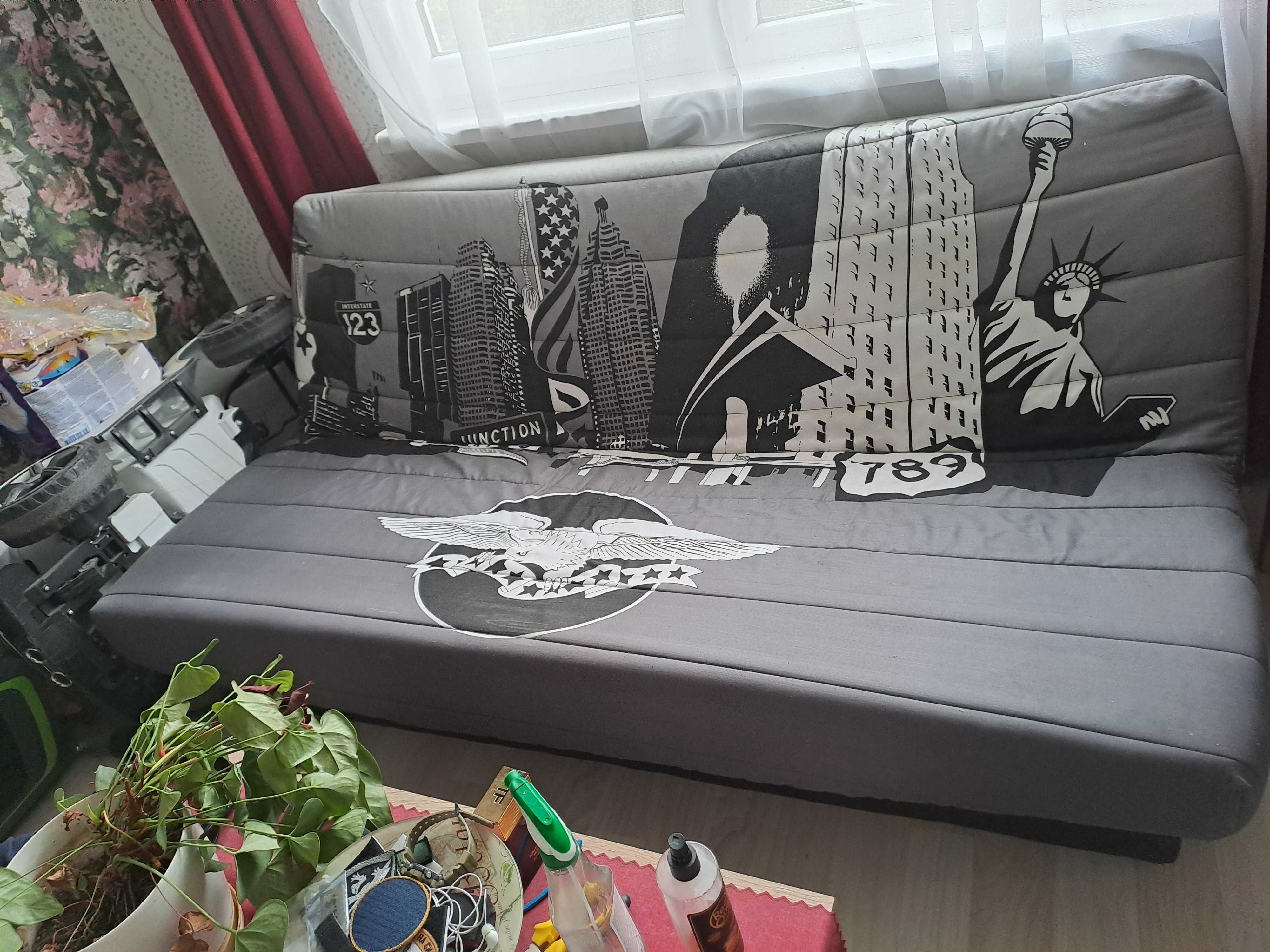 Продавам канапе клик клак и легло.