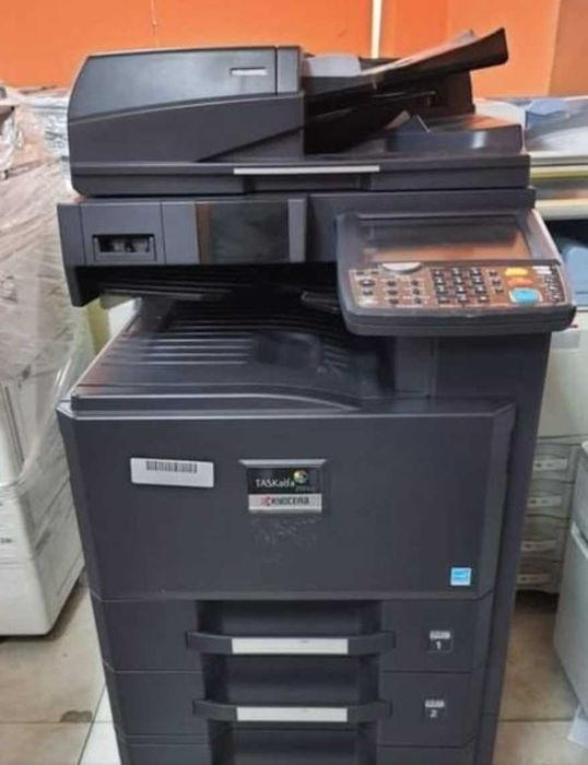 Imprimanta multifunctionala Kyocera 2551Ci xerox copiator