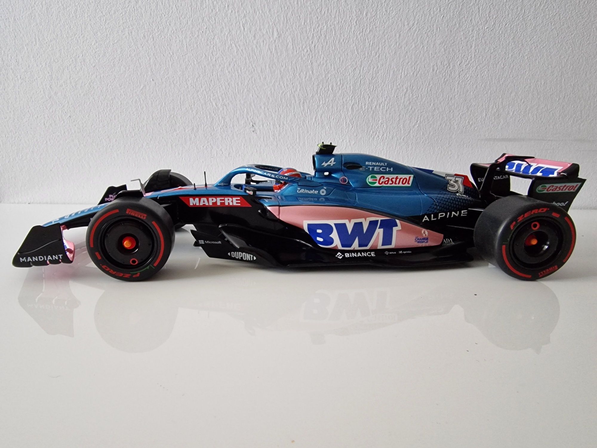 Macheta Renault Alpine F1 A522 Ocon Solido 1/18