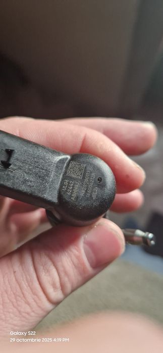 Vând injectoare 1.5 dci