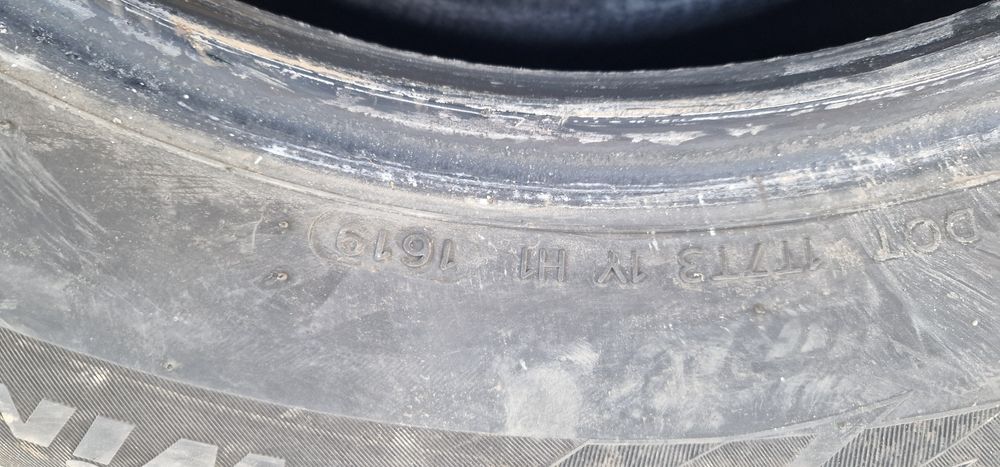 Anvelope iarna 215 65 R16 cu cuie