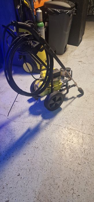 Pompa de spălat cu presiune Germania 160bari/2220v